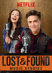 Netflix: Lost and Found Music Studios | <strong>Opis Netflix</strong><br> Elitarny program muzyczny, w którym młodzi artyści zawierają nowe znajomości, czerpią od siebie inspiracje i nawiązują romanse, zamieniając swoją pasję w profesję. | Oglądaj serial dla dzieci na Netflix.com
