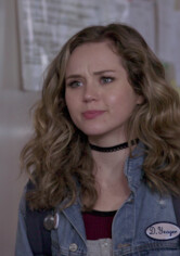 Kliknij by uszyskać więcej informacji | Netflix: ZabÃ³jca pod Å‚Ã³Å¼kiem | Po Å›mierci ojca iÂ przeprowadzce zmagajÄ…ca siÄ™ zÂ trudnoÅ›ciami wÂ domu iÂ wÂ szkole nastolatka znajduje przeklÄ™tÄ… lalkÄ™, ktÃ³ra staje siÄ™ ÅºrÃ³dÅ‚em przeraÅ¼ajÄ…cych wydarzeÅ„.