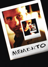 Kliknij by uszyskać więcej informacji | Netflix: Memento | Leonard Shelby szuka mordercy swojej Å¼ony, a poniewaÅ¼ cierpi na zanik pamiÄ™ci krótkotrwaÅ‚ej, wszystkie informacje tatuuje sobie na ciele.
