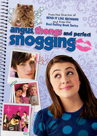 Netflix: Angus, Thongs and Perfect Snogging | <strong>Opis Netflix</strong><br> Georgia ma dwa cele: poderwaÄ‡ fajnego chÅ‚opaka i&nbsp;wydaÄ‡ najlepsze na&nbsp;Å›wiecie przyjÄ™cie na&nbsp;15. urodziny. Cel nr 1 staje siÄ™ realny, gdy do&nbsp;miasta przybywa nowy mieszkaniec. | Oglądaj film na Netflix.com